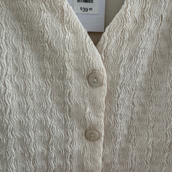 NWT Dynamite Textured V-Neck Flyaway Vest in Beige - Picture 10 of 12